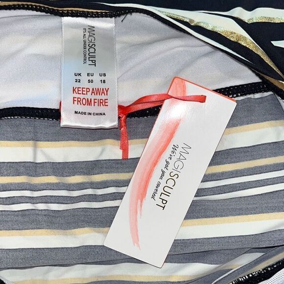NWT Magisculpt Tankini Top Black Gold Stripe Non Wired Size 18 - Picture 6 of 7